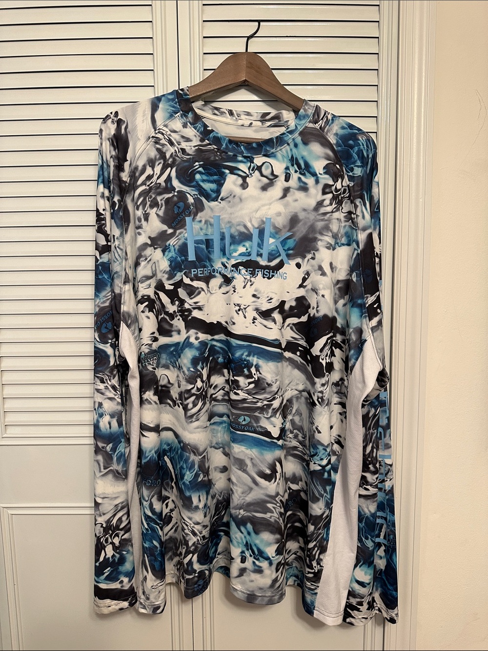 Huk Long-Sleeve T-Shirt - Blue, Black & White Marble Pattern